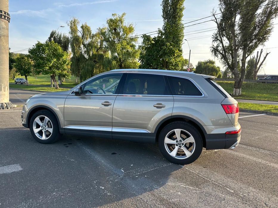 Audi Q7 Stare bună , mașina întreținută , istoric complet