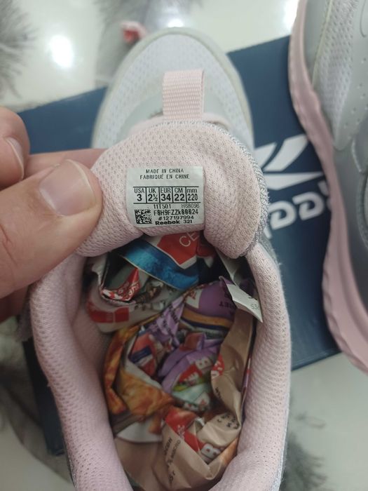 Reebok маратонки 34