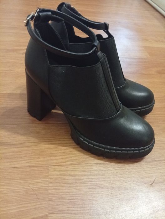 Красивые туфли-ботильоны