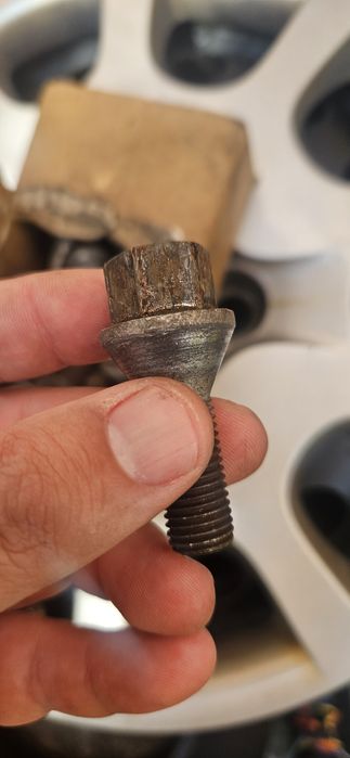 Болтове за джанти рено клио renault clio болтове за джанти