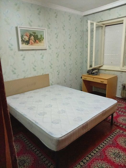 Отдава ДВУСТАЕН апартамент