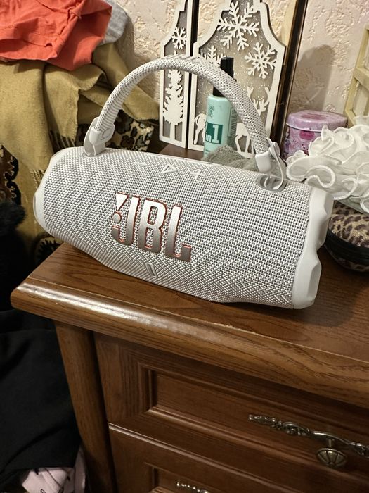 Продам колонку JBL charge 6