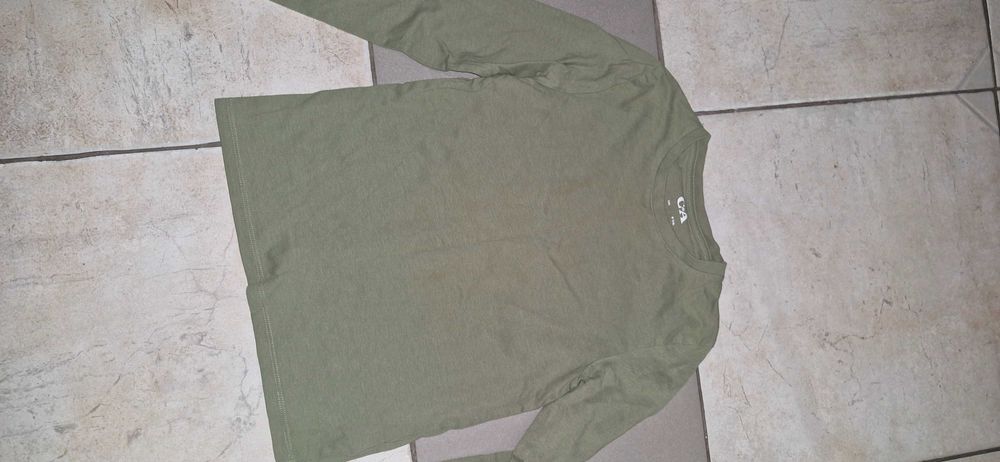 Vand haine pentru baieti marimi 128. 134