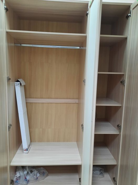 Отличный 3-х дверный шифонер