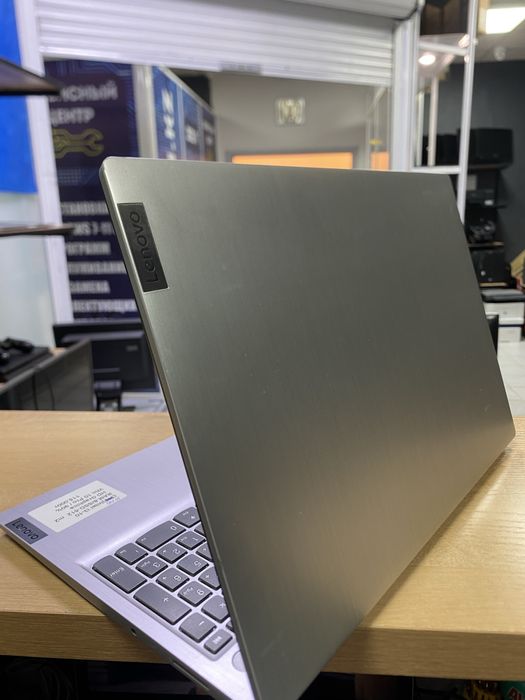 Ноутбук Lenovo i3-10gen/RAM8/SSD512/HD Graphics