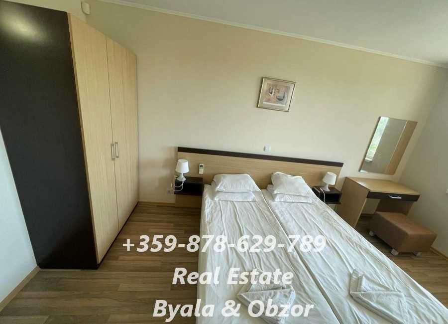 Тристаен апартамент на първа линия в гр.Обзор