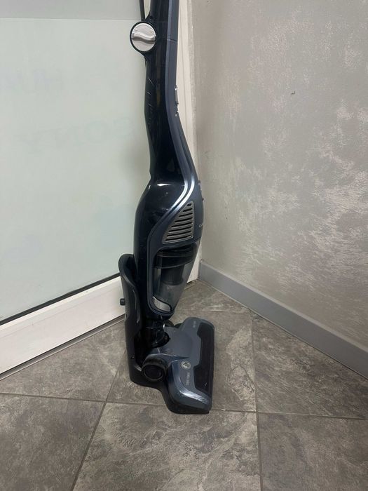 Вертикална прахосмукачка Grundig