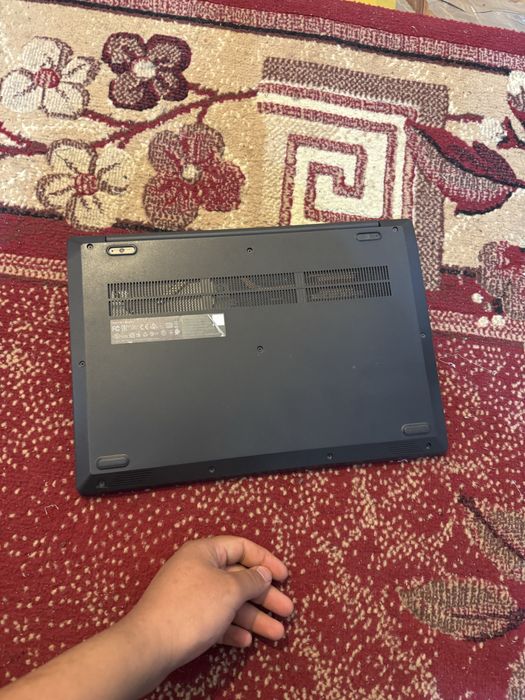 Ноутбук lenovaaa