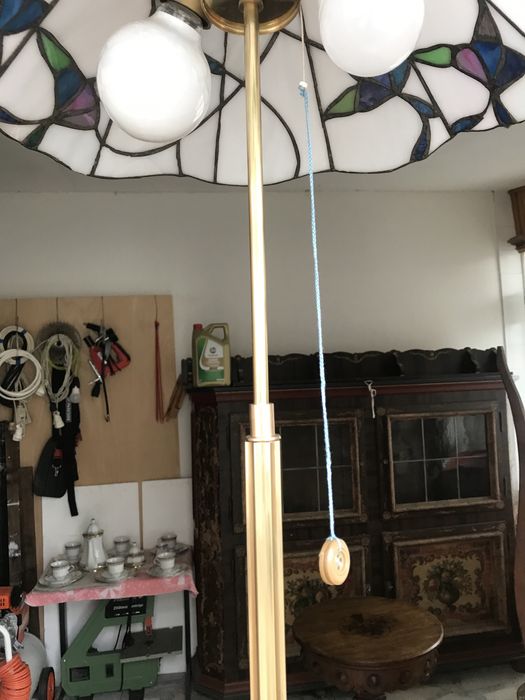 Lampā de podea din bronz