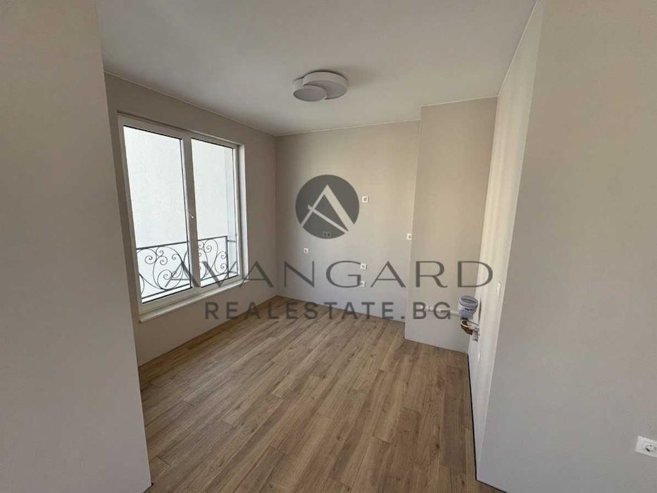 Продава се Двустаен апартамент в Пловдив, Кършияка - 74 кв.м за 1041 €/кв.м - Снимка #2