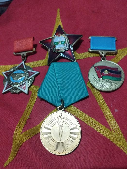 Наградные медали и аналоговый орден СССР и ДРА