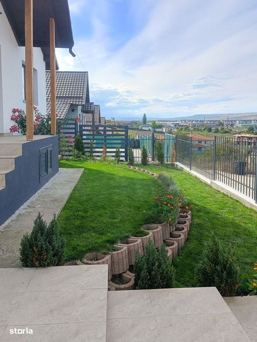 Casa individuala pe un nivel + garaj in Sannicoara