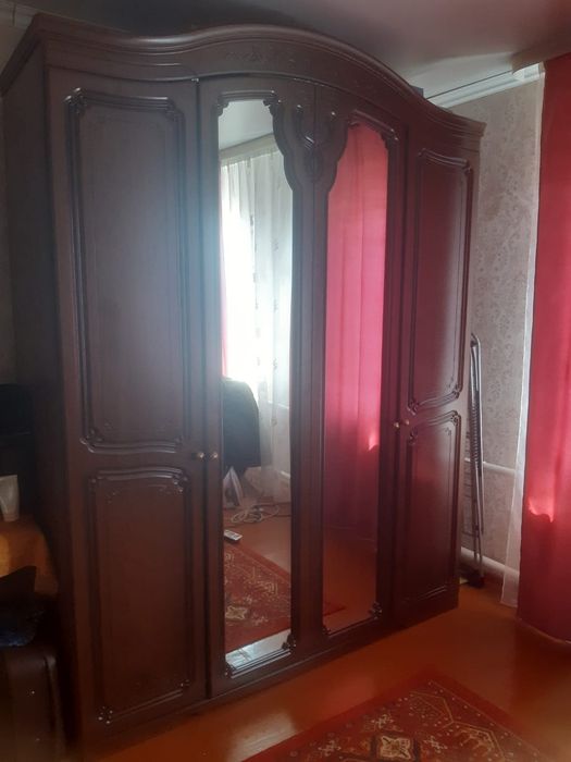 Продам вместительный шкаф