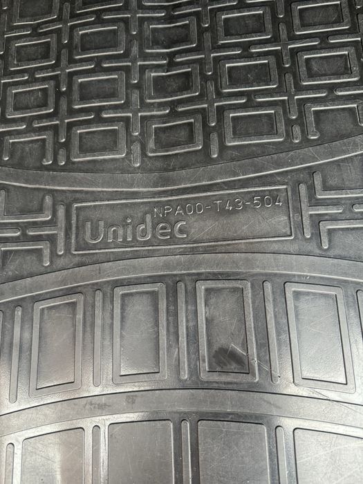 Продам коврики в машину