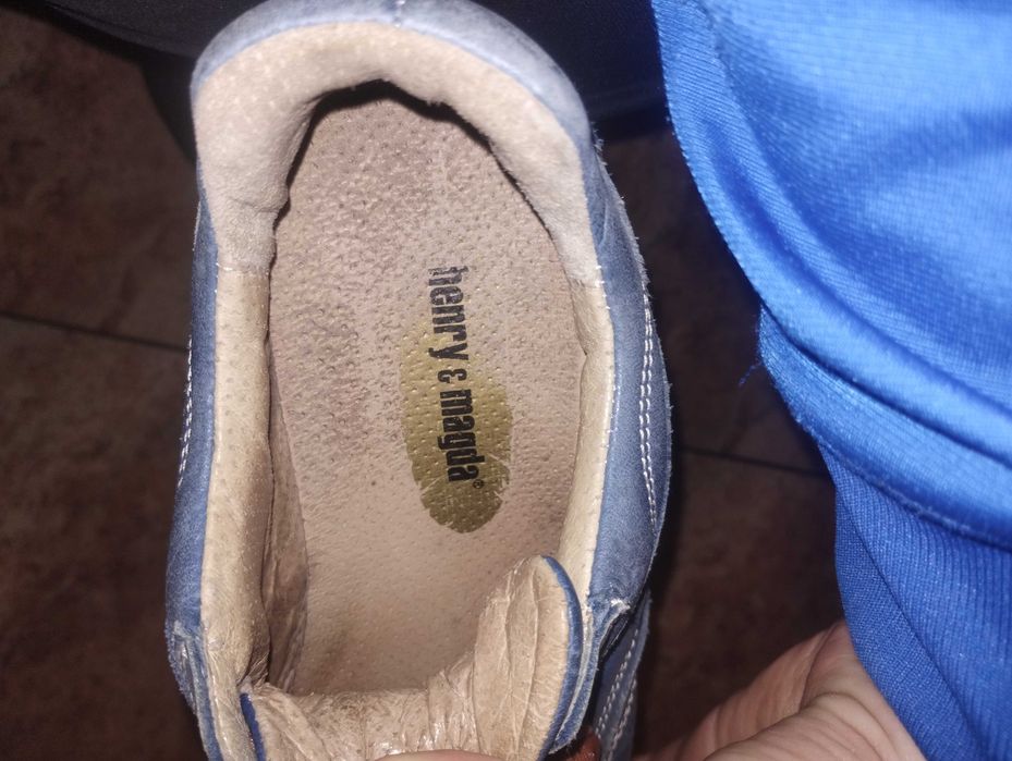 Pantofi de fotbal