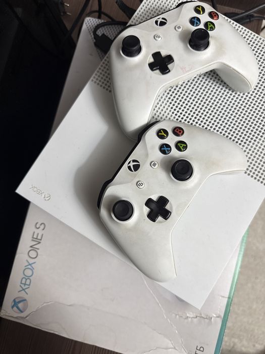 Продаю XBOX S 1TB