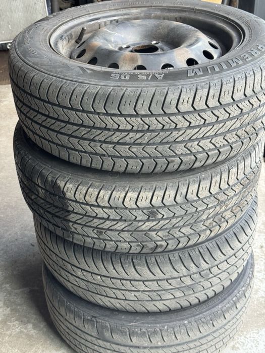 195/60 R15 yaxshi holatda
