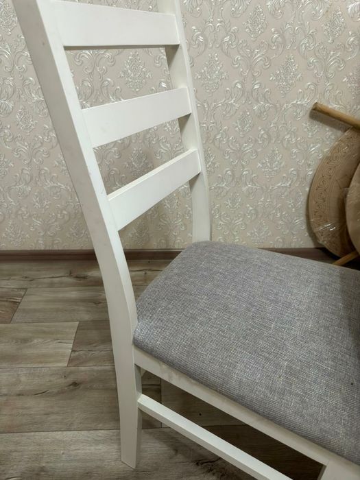 Новый стол орындықтармен