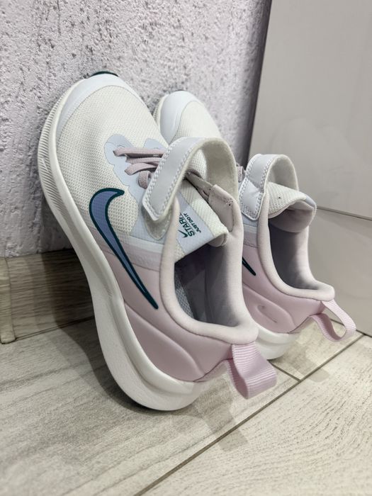 Дестски маратонки Nike