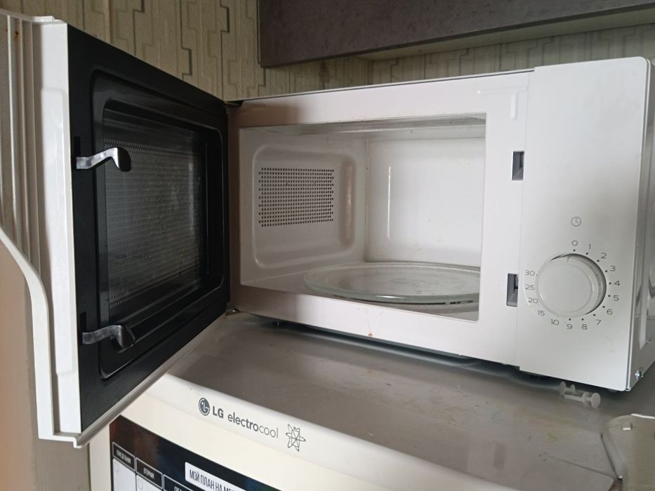 Микроволновая печь HANSA