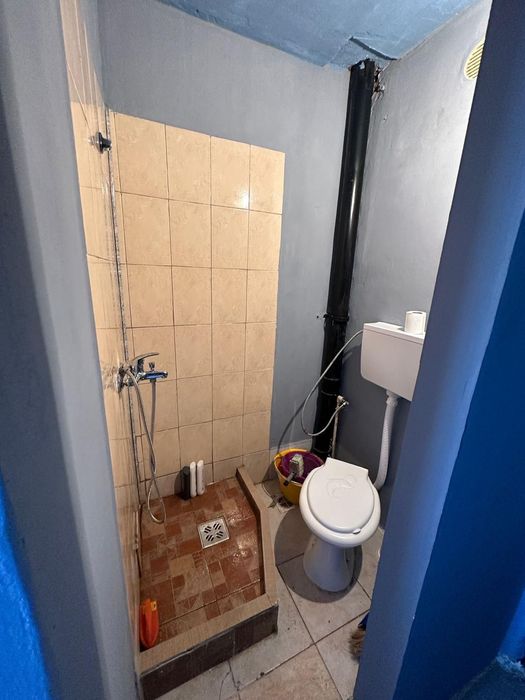 Vând garsonieră !!