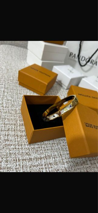 Подарки на 8 марта недорогие