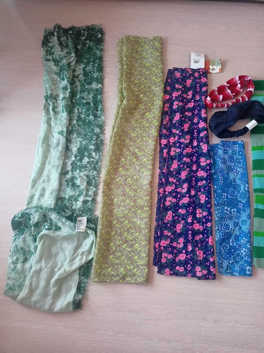 Лот от 8 шала с различна големина + 2 ленти за глава