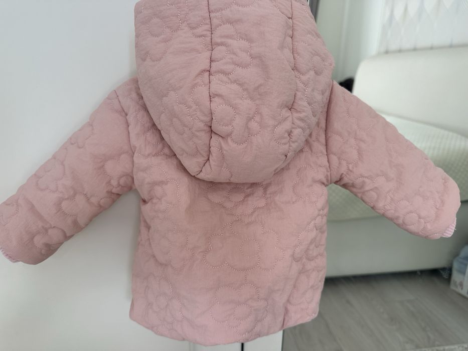 Продам куртку весна на девочку рост 68