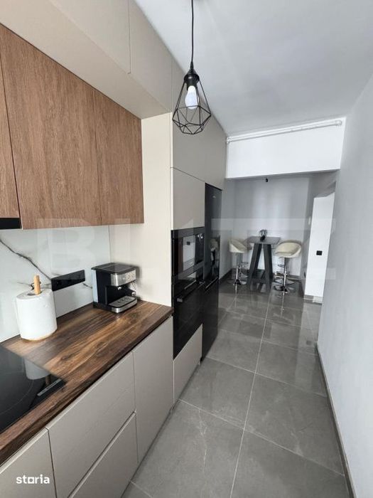 Apartament de 3 camere, renovat+garaj inclus