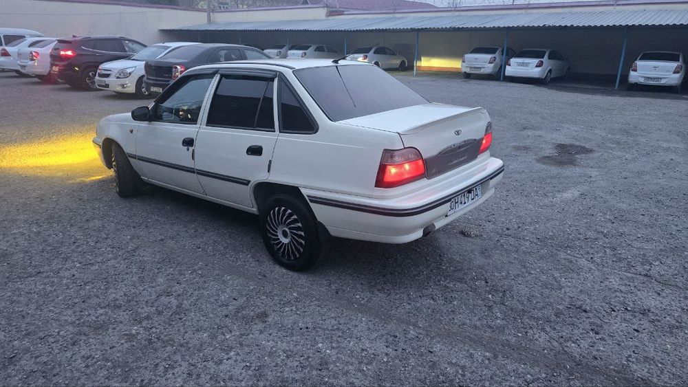 Нексия 1 сотилади