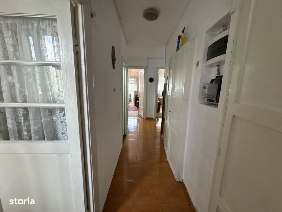 Apartament de 4 camere in Buzesti/4-Room Apartment in Buzesti
