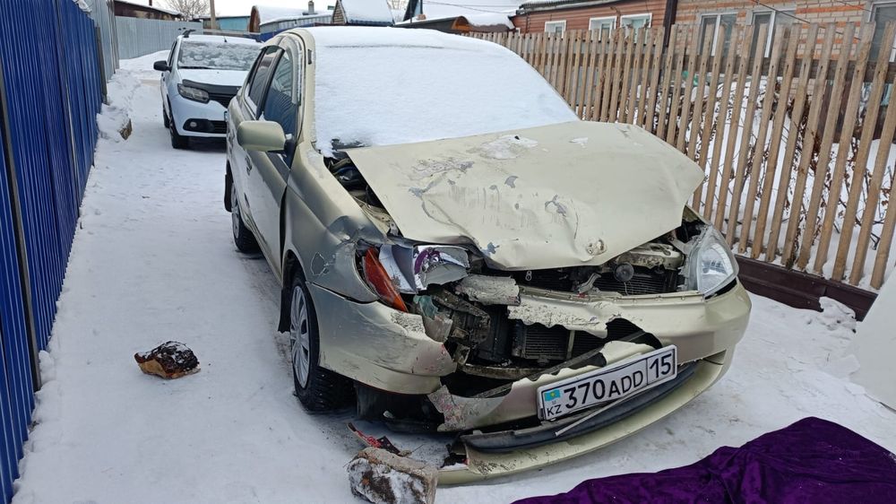 Продам тайота платц 1.5 правый руль