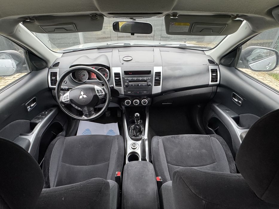 Mitsubishi Outlander 2.0 DID 4x4 Diferential blocabil 7 locuri
