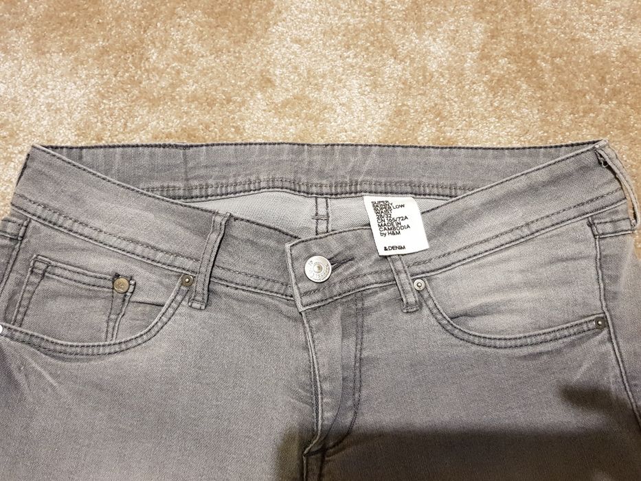 Blugi H&M, gri deschis, 36