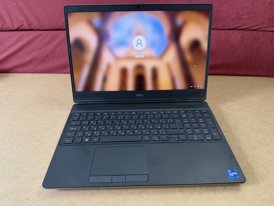Лаптоп Dell Precision 7560 i7-11850H 48GB RAM RTX A2000 Workstation