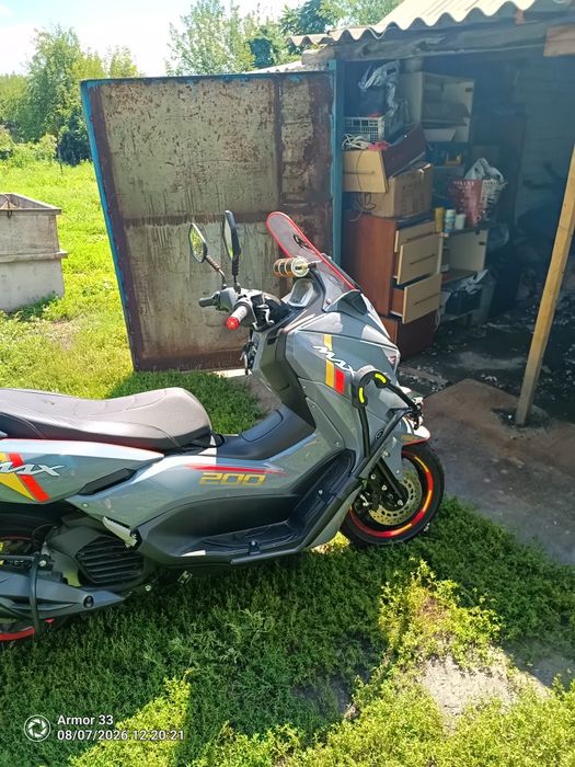 Продам скутор 180кубов
