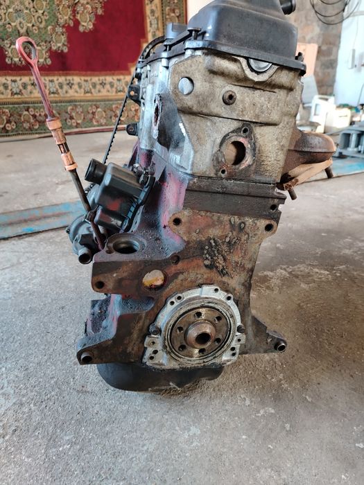 Продам двигатель пассат 1.8 на запчасти