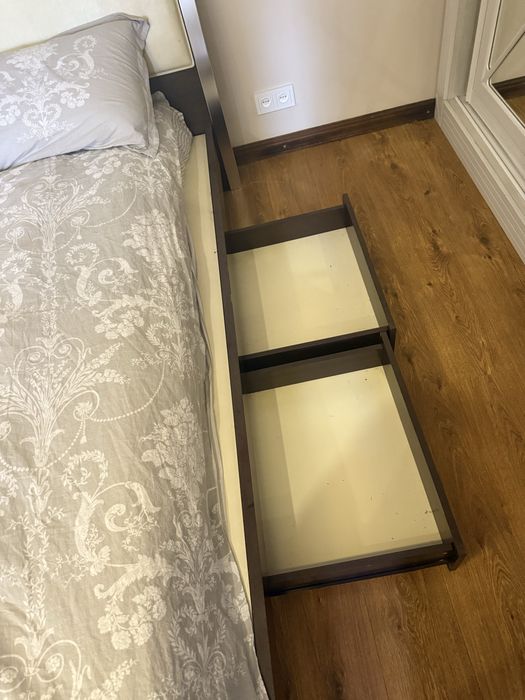 Кровать двухспальняя