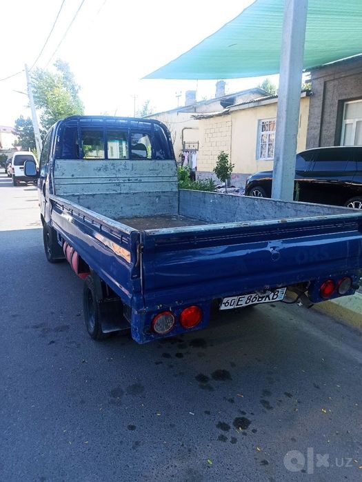 KIA bongo sotiladi ishlab turgan 2010 yil metan
