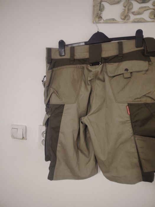 Vînd pantaloni scurți bărbați protecție muncii mărimi M ,L XL 2 Xl  pret 100-150lei