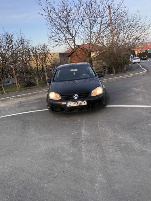 Vând urgent golf 5