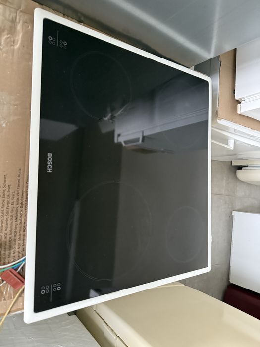 Фурна за вграждане Bosch+ керамичен плот