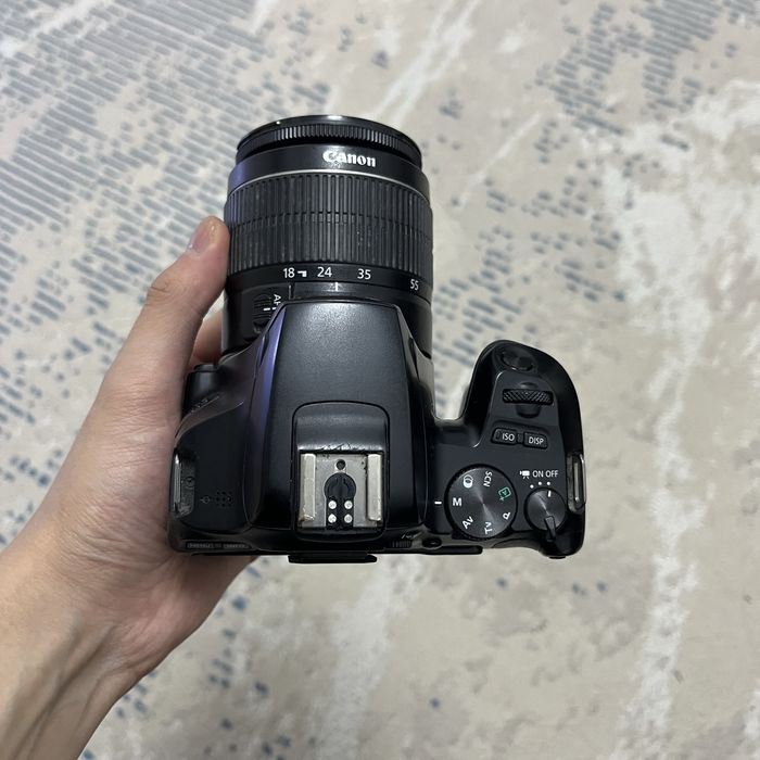 Фотоаппарат Canon 250d