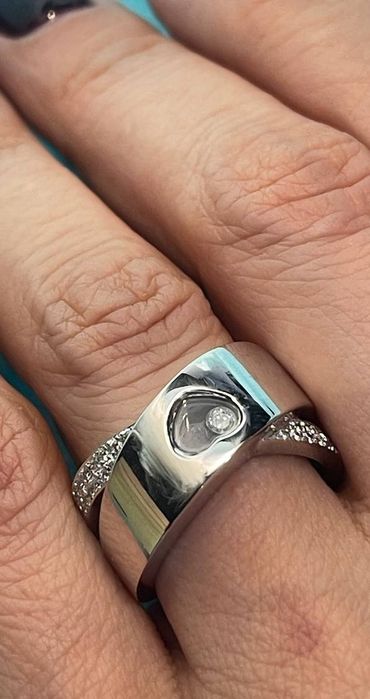 Шикарное золотое кольцо Chopard