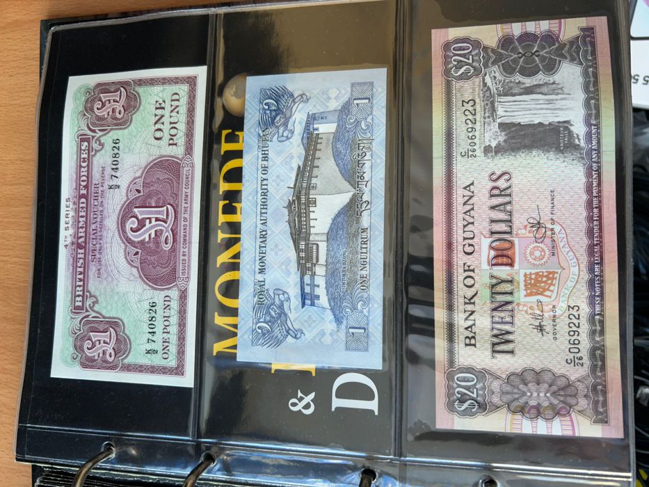 Vand 200 nr din colectia Hachette ,,Monede si bancnote de pe glob’’