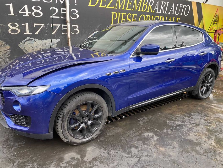 Dezmembrez Maserati Levante 3.0 benzina/far levante/capota/far/stop/