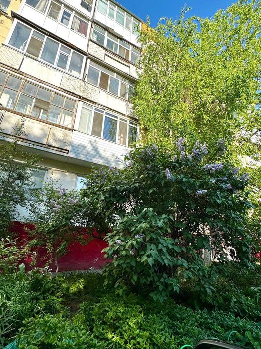 2-к в центре пр. Республики продам! Золотой квадрат.