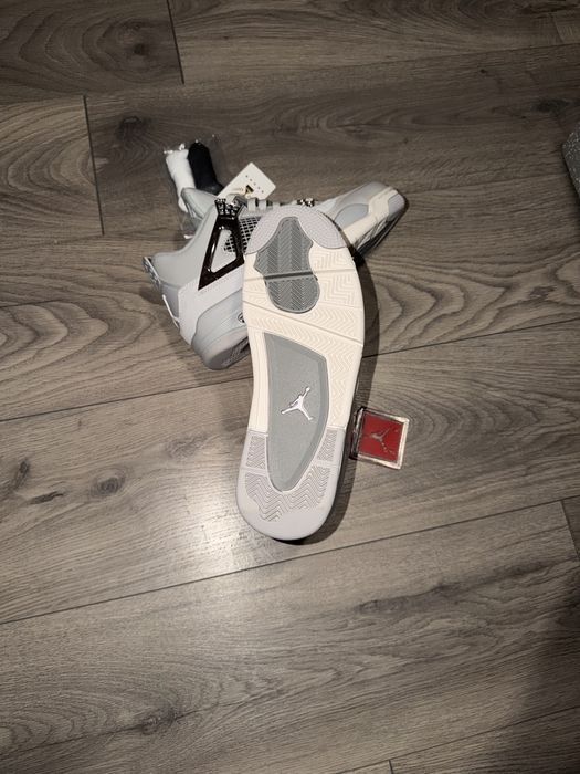 Jordan 4 Frozen
