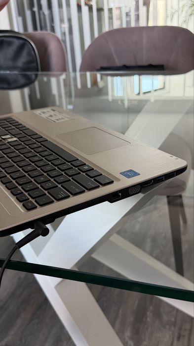 Laptop Asus -utilizat, stare perfecta de functionare
