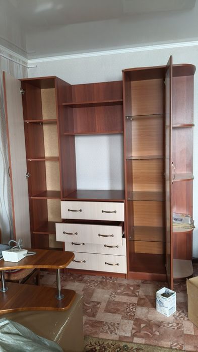 Продам шкаф сервант